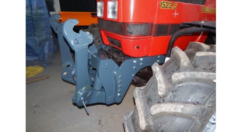 UNIVERSAL-KIT FRONTLADER HYDRAULIK 3. KATEGORIE FÜR TRAKTOR 2250kg