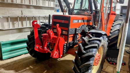 UNIVERSALE FRONTHYDRAULIK KAT 2 FÜR TRAKTOR 1500kg - ROT (RAL 3000)